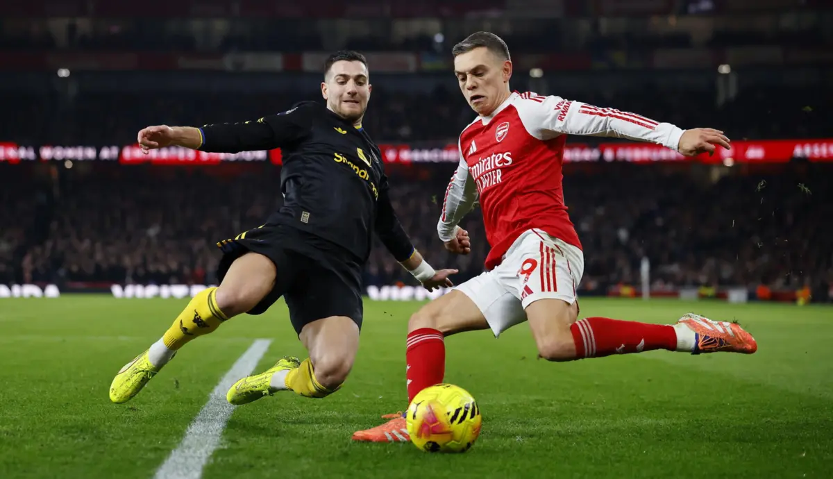 Dalot enfrenta Trossard