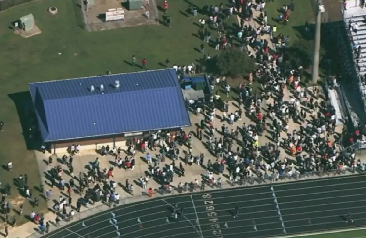 Imagem de contexto do artigo Tiroteio em escola secundária dos EUA provoca pelo menos quatro mortos