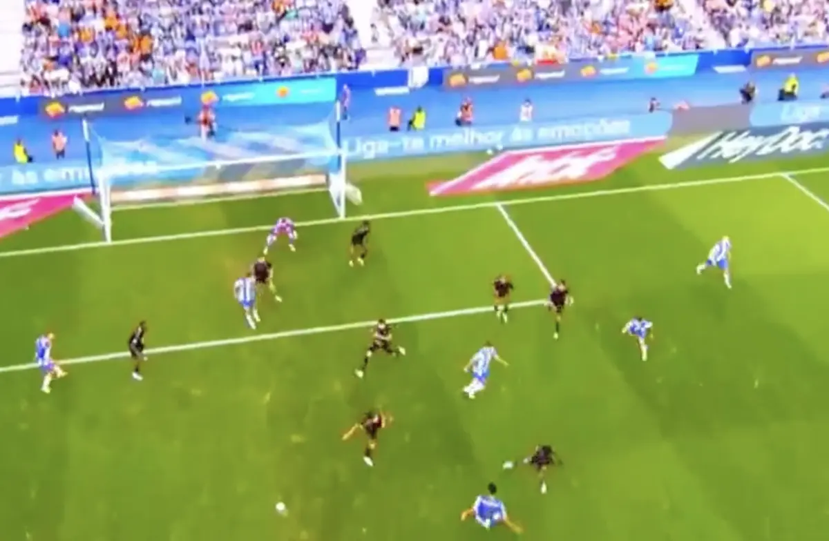 Imagem de contexto do artigo FC Porto-Casa Pia: remate de Alberto Costa, desvio de Nehuén e golo. Ora veja