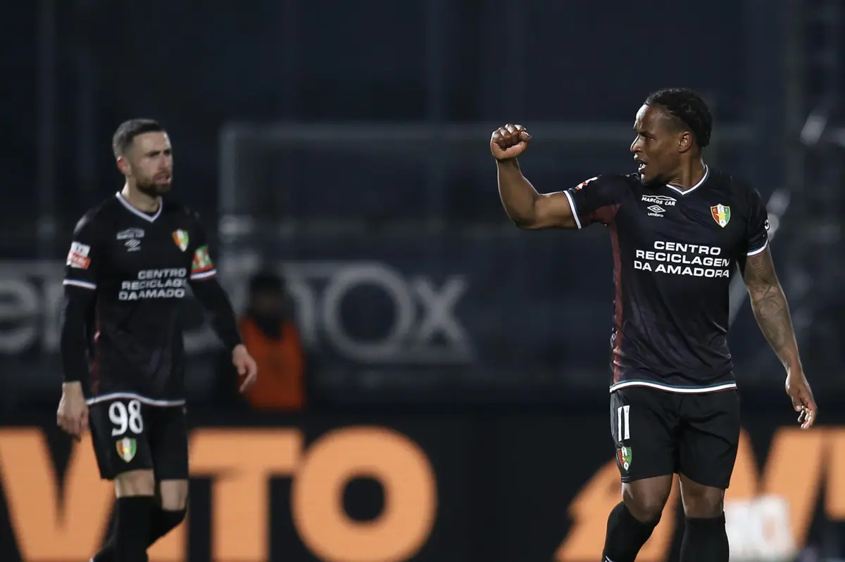 Jovane Cabral em boa forma no Estrela da Amadora