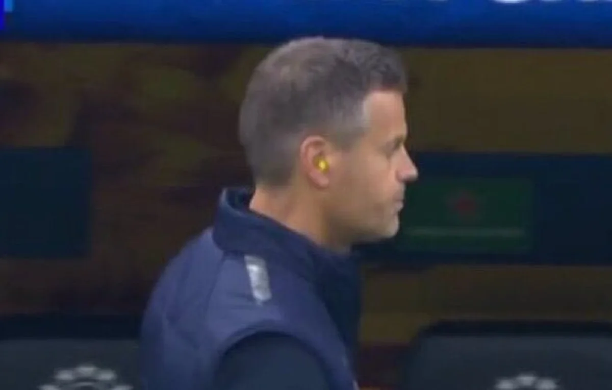 Imagem de contexto do artigo Treinador do Bodo/Glimt utilizou tampões nos ouvidos: "A minha cabeça ainda dói..."