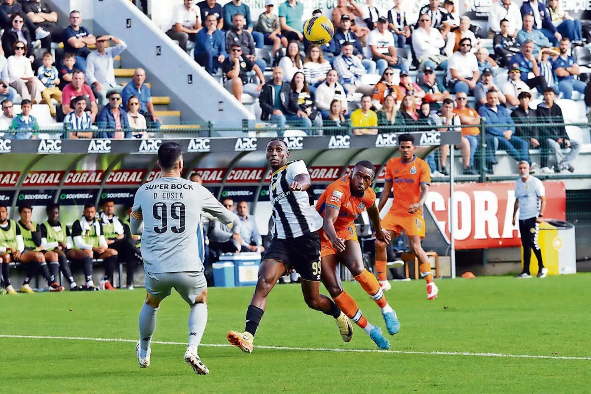 Dudu marcou, a Diogo Costa, o primeiro golo do Nacional na época passada