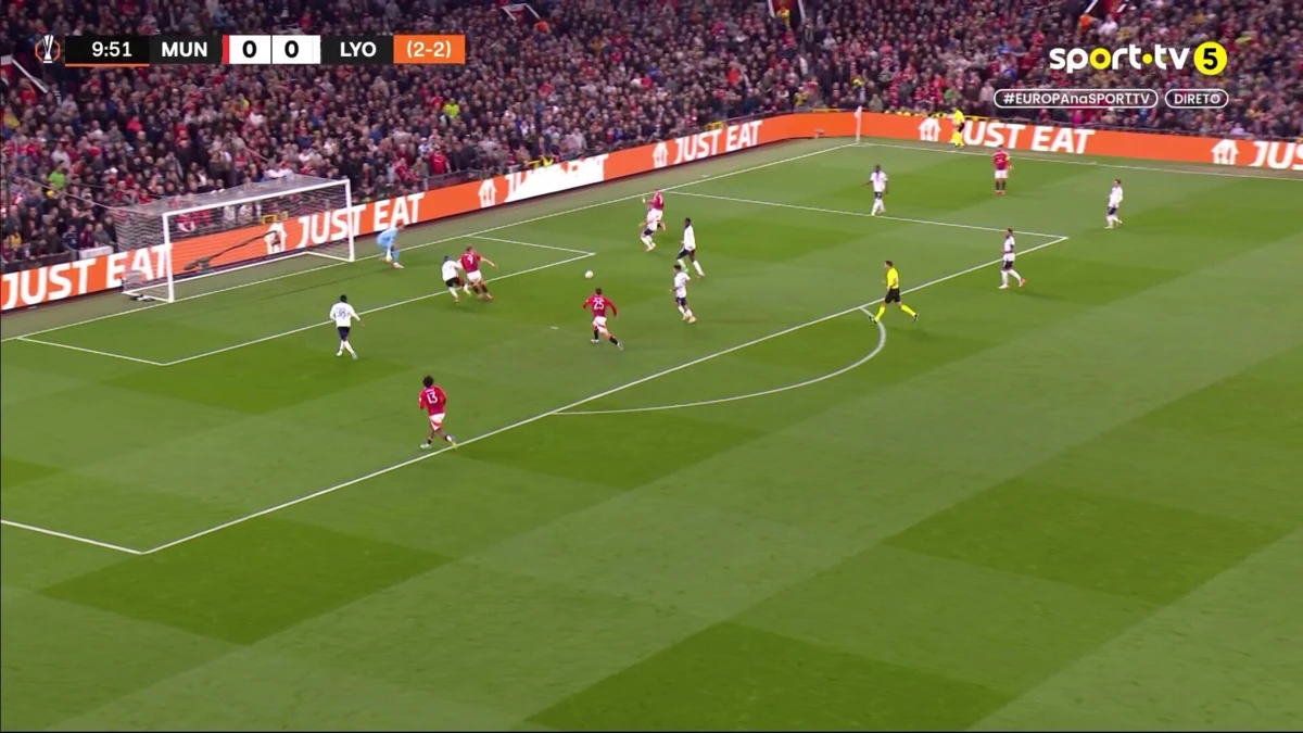 Imagem de contexto do artigo Manchester United-Lyon: Bruno Fernandes no golo de Ugarte. Veja o lance