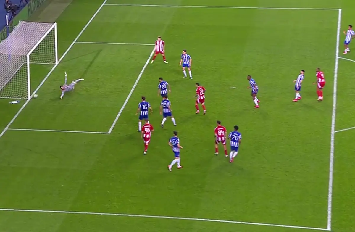 Imagem de contexto do artigo Erro defensivo do FC Porto e Olympiacos coloca-se em vantagem