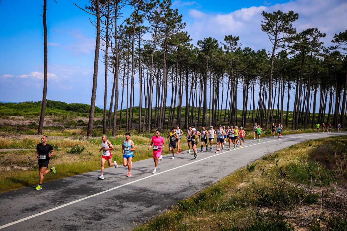 A prova percorre a avenida da NATO e entra na base aérea