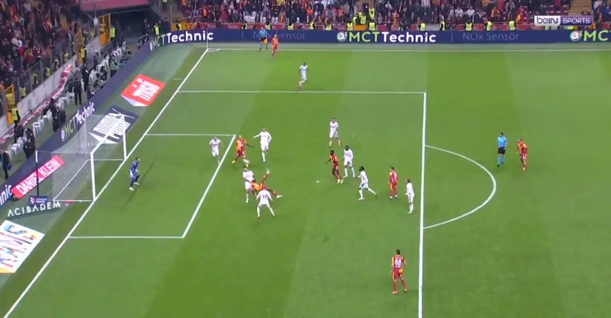 Imagem de contexto do artigo Golaço acrobático de Osimhen dá vitória ao Galatasaray aos 90'+2'. Ora veja