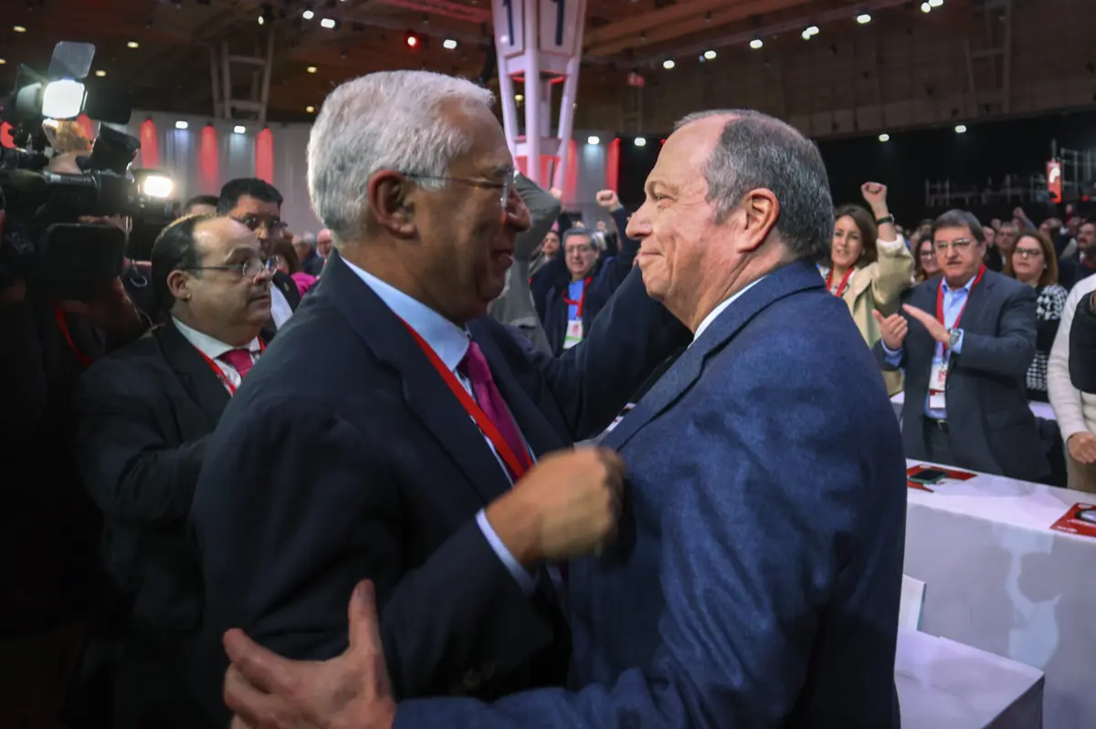 Imagem de contexto do artigo Carlos César reeleito presidente do PS com 90,36% dos votos