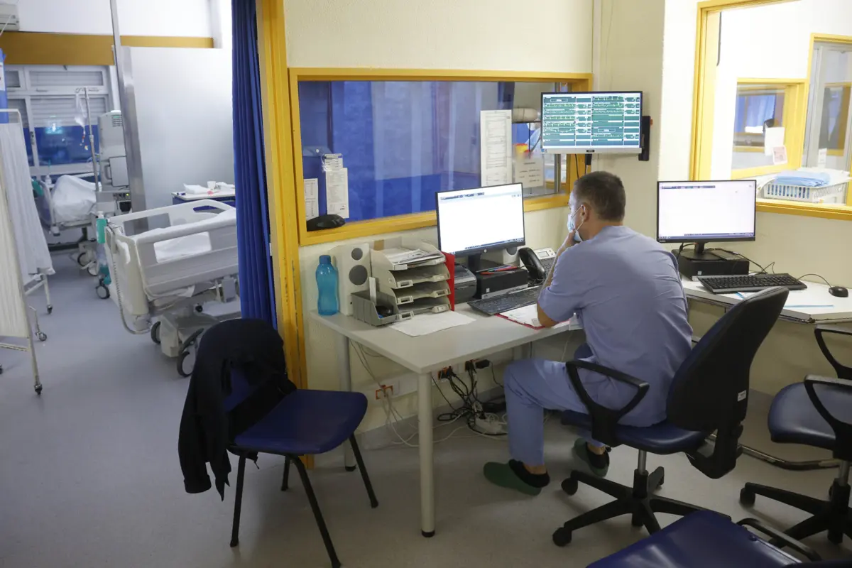 O incêndio foi causado por uma avaria num equipamento informático