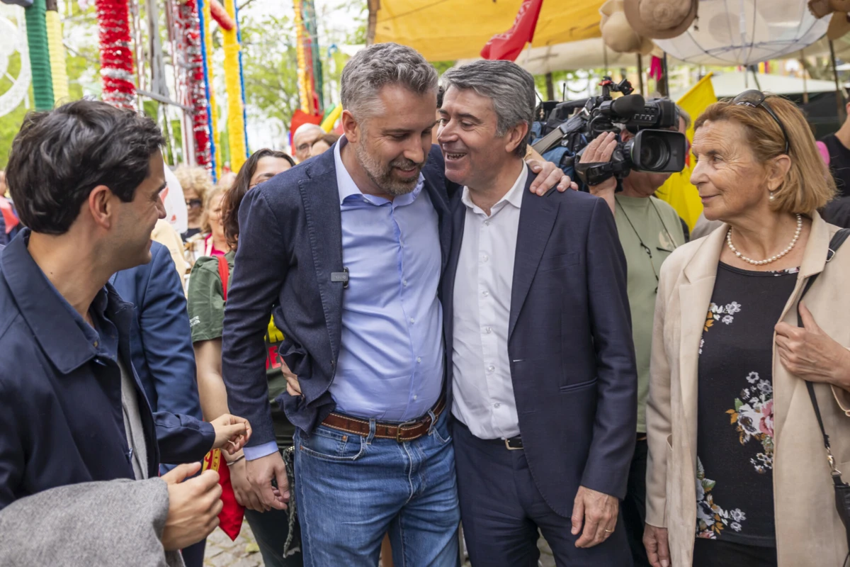 Imagem de contexto do artigo Carneiro "terá apoio de todos os militantes", mas é preciso "muito mais": "Precisamos que a população se reveja no PS novamente"