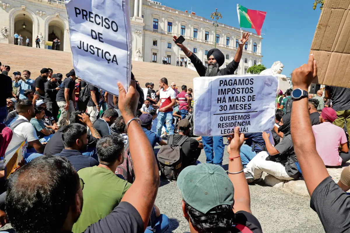 Imagem de contexto do artigo Nova versão da lei de estrangeiros mantém dois anos para reagrupamento familiar, mas admite exceções