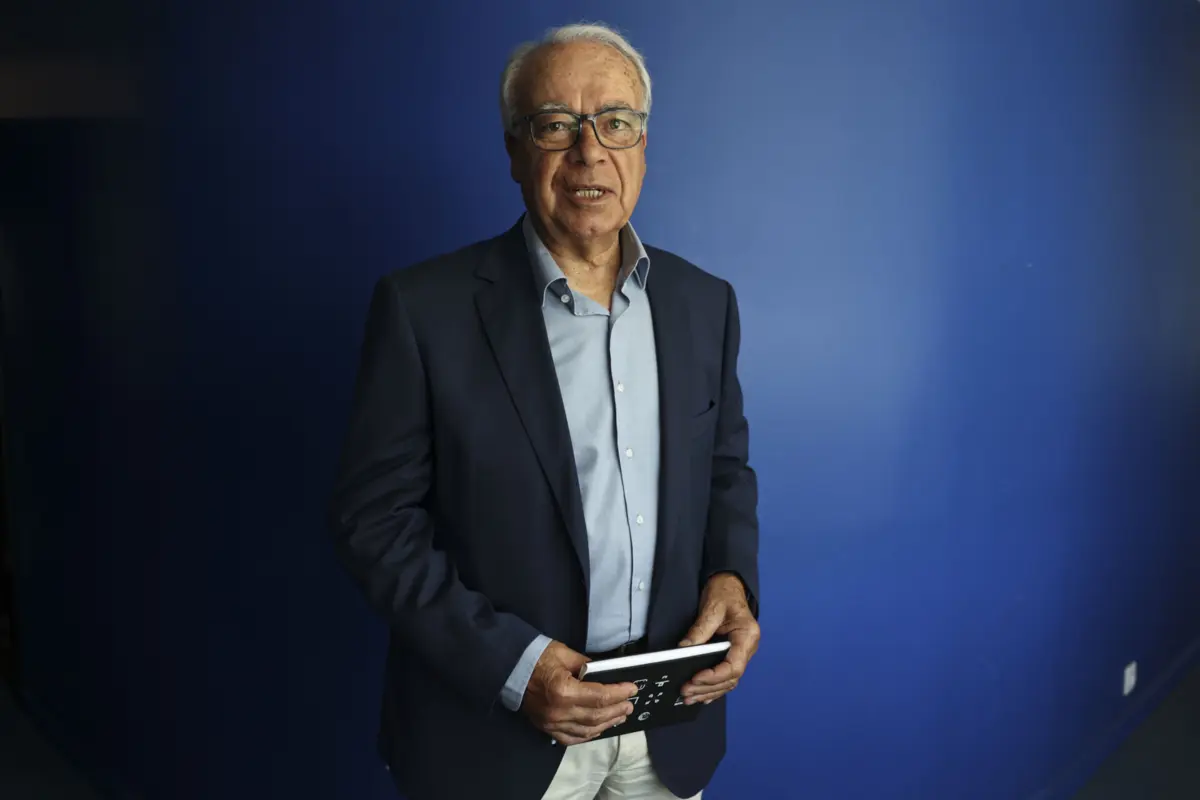 Imagem de contexto do artigo Carvalho da Silva: "A esquerda tem tido dificuldades em responder aos problemas das pessoas"