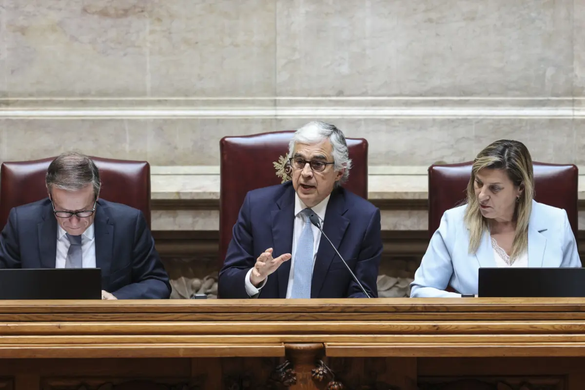 Imagem de contexto do artigo Aguiar-Branco recusa censurar liberdade de expressão dos deputados. PS, BE e Livre contestam, Chega aplaude