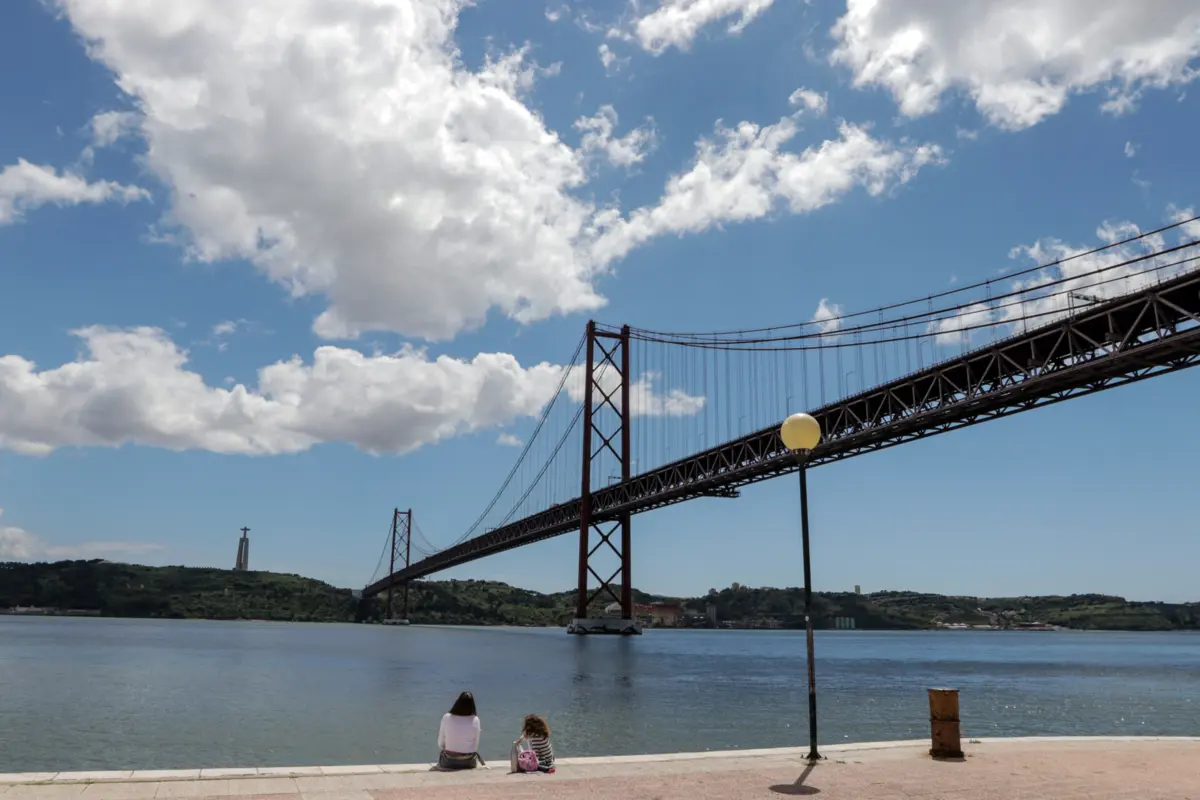 Imagem de contexto do artigo A partir desta quinta-feira: Ponte 25 de Abril com trânsito condicionado à noite durante quase um mês