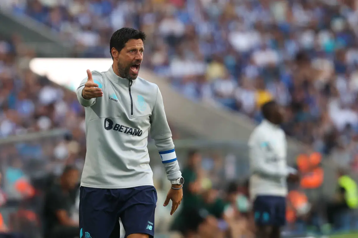 Nos próximos dias o futuro da equipa técnica do FC Porto deve ficar definido