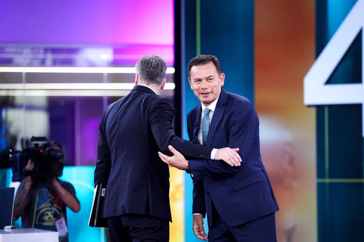 Imagem de contexto do artigo Sondagem diária: AD cai mais do que o PS e empatam nos mais velhos. Chega cresce