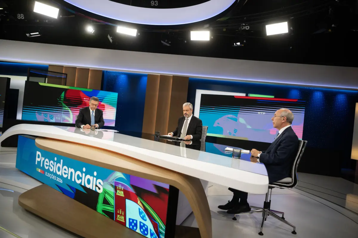 Imagem de contexto do artigo Gravidade da situação na justiça aproxima Seguro e Mendes, lei laboral afasta-os