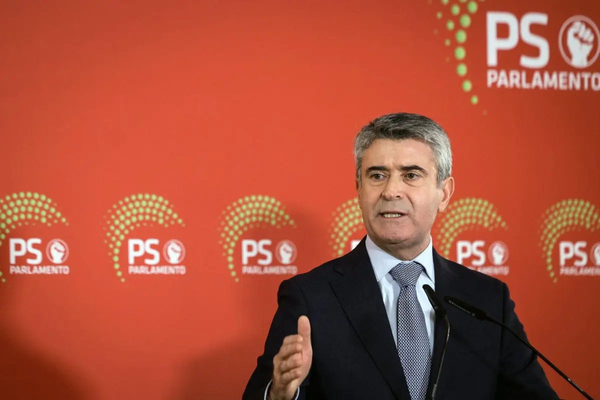 Imagem de contexto do artigo "Pulverização só beneficia a direita." Carneiro alerta candidatos de esquerda que Seguro é o único que pode ir à segunda volta