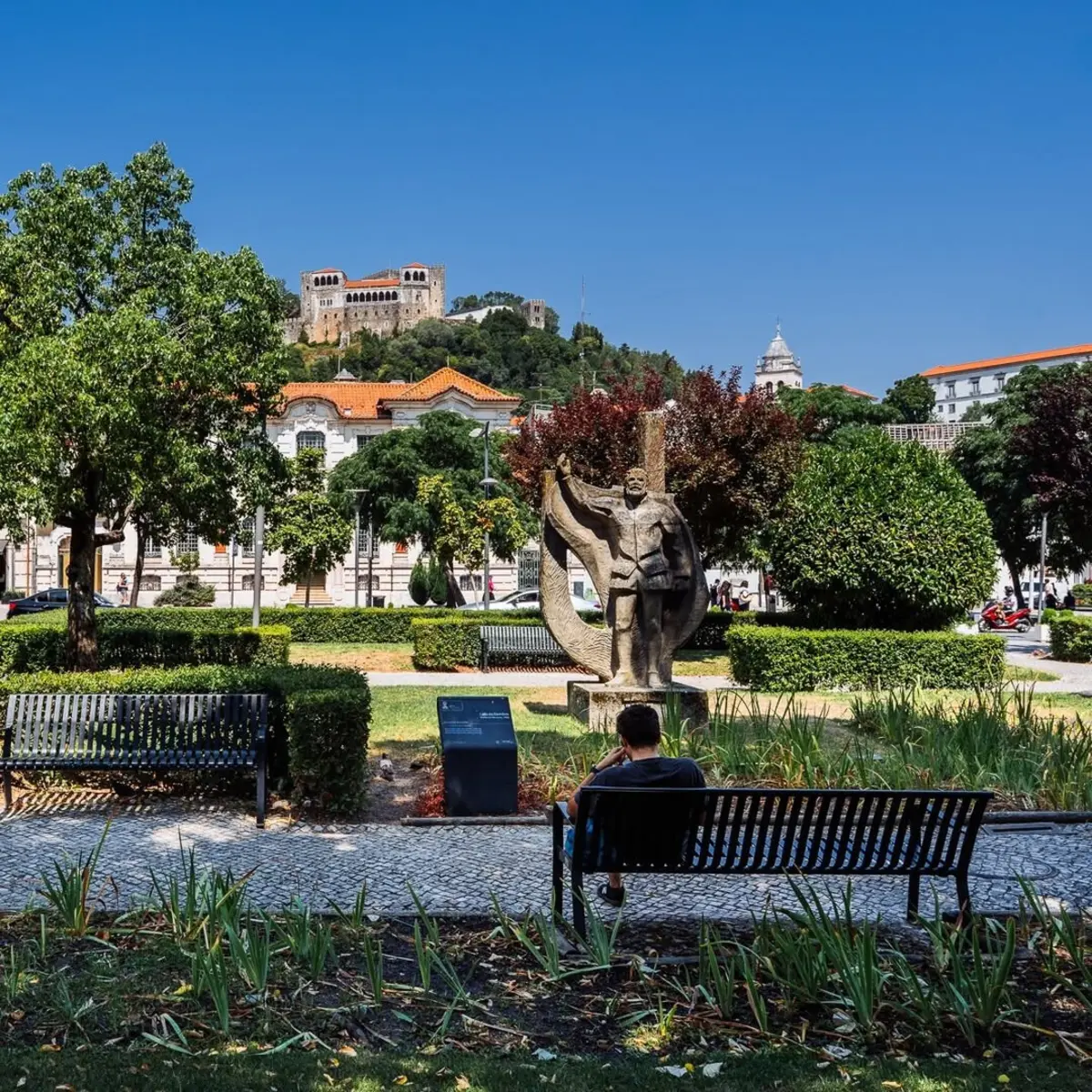 Imagem de contexto do artigo "Mais empatia, melhor humanidade." Extramuralhas leva 21 artistas a Leiria numa edição com "mensagem de consciencialização"