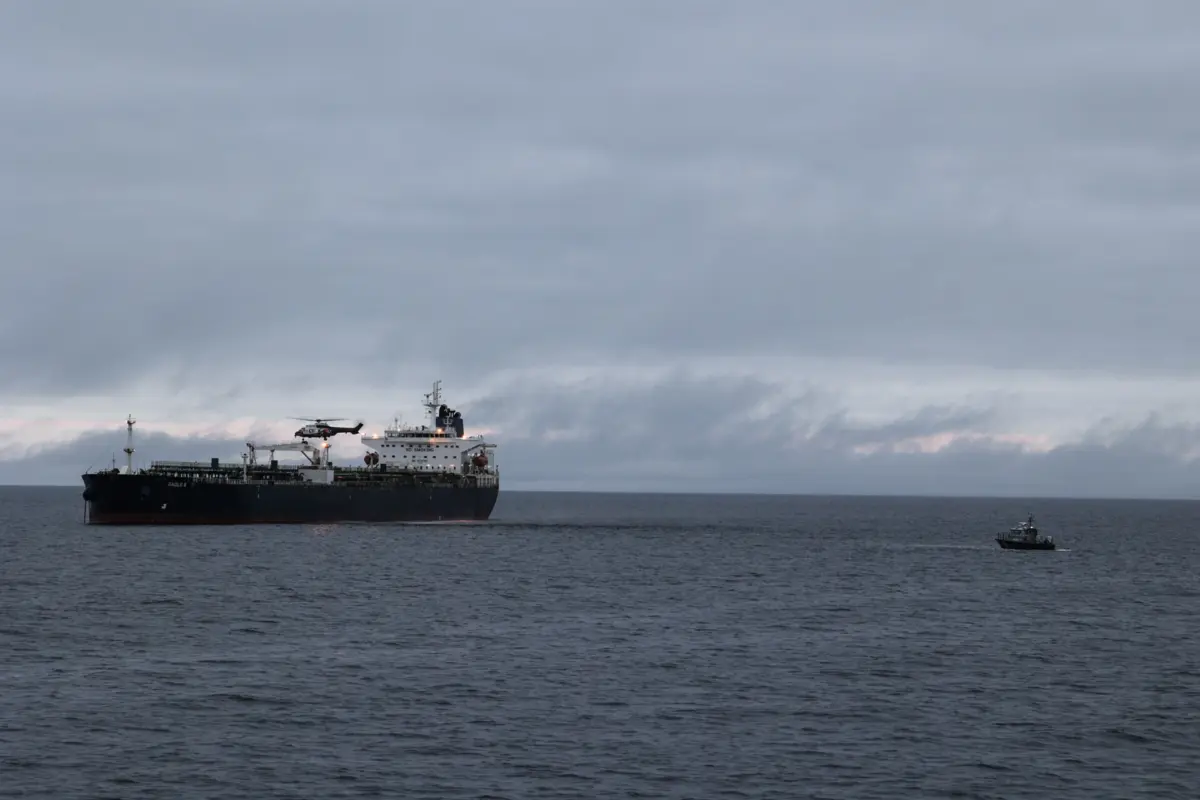 Imagem de contexto do artigo Polícia finlandesa apreende petroleiro suspeito de sabotagem de cabo submarino