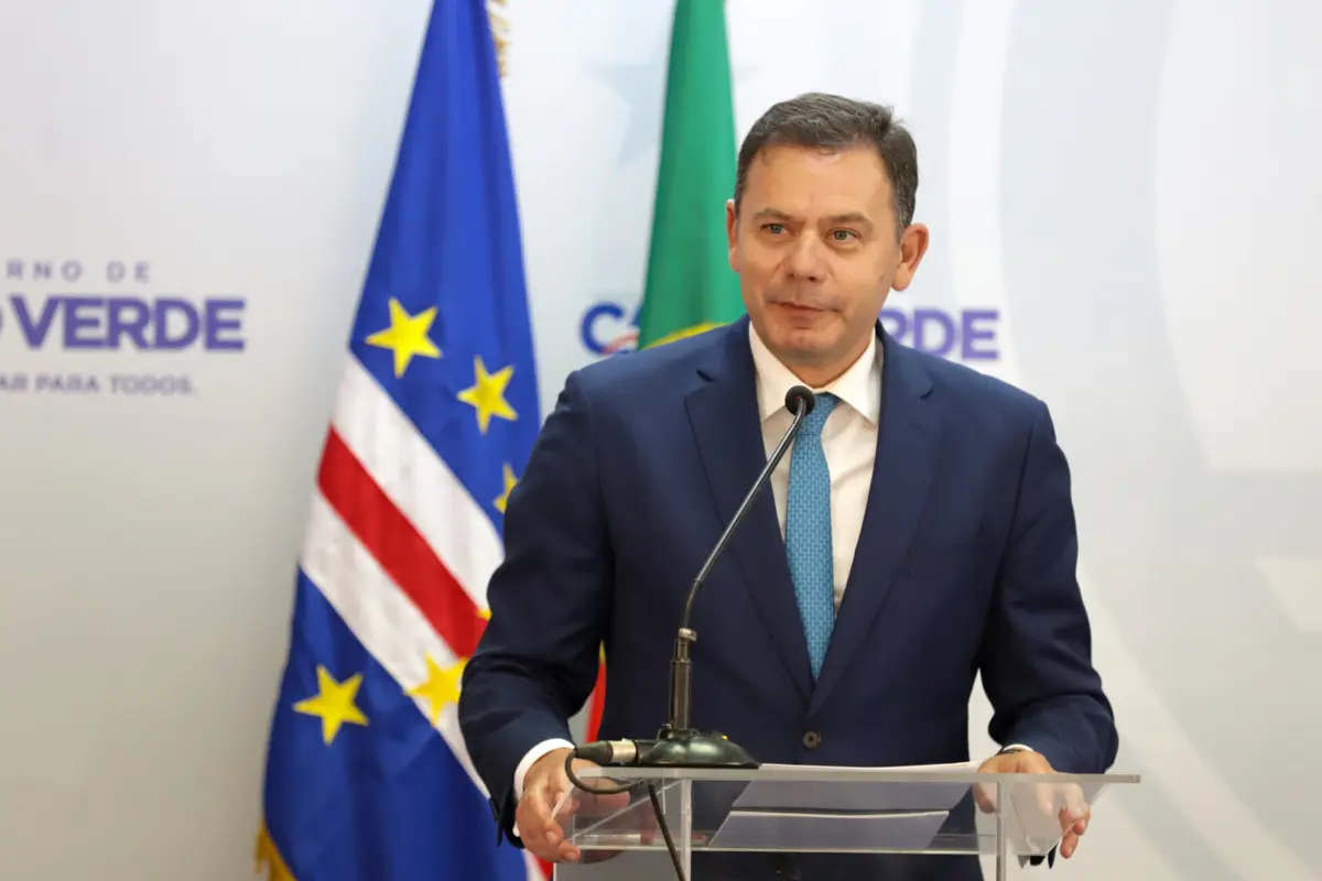 Imagem de contexto do artigo Montenegro promete maior agilidade e respeito pela dignidade de imigrantes e assume "problemas" com a AIMA