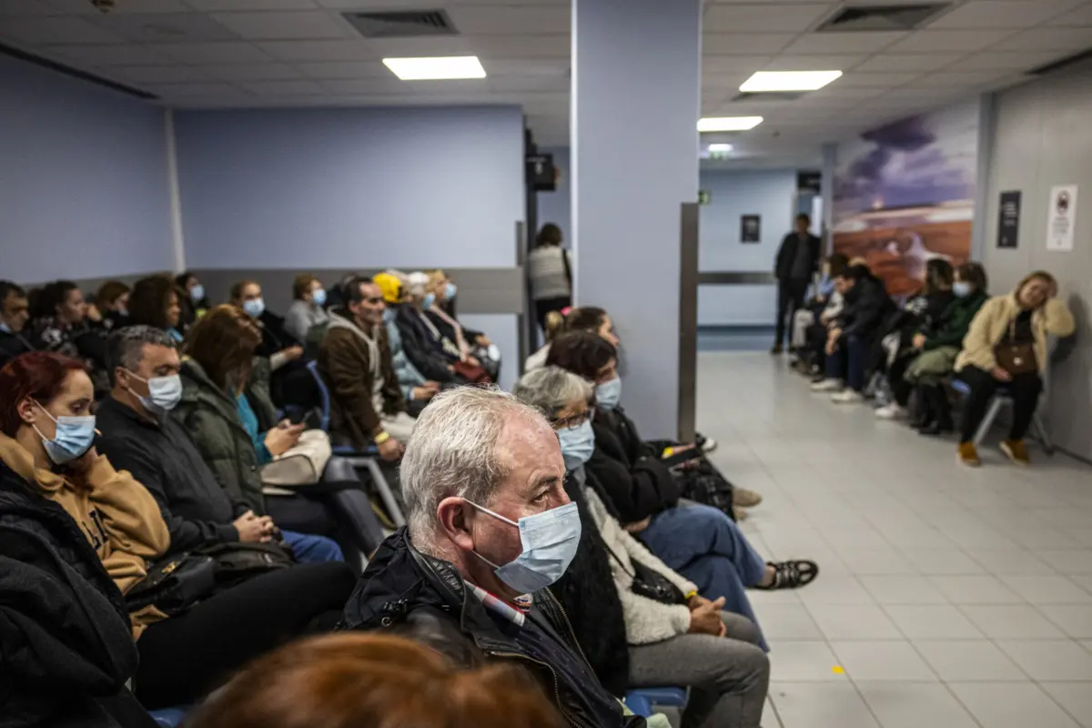 Imagem de contexto do artigo Casos de gripe continuam a aumentar. Quase 400 casos positivos para o vírus na semana passada