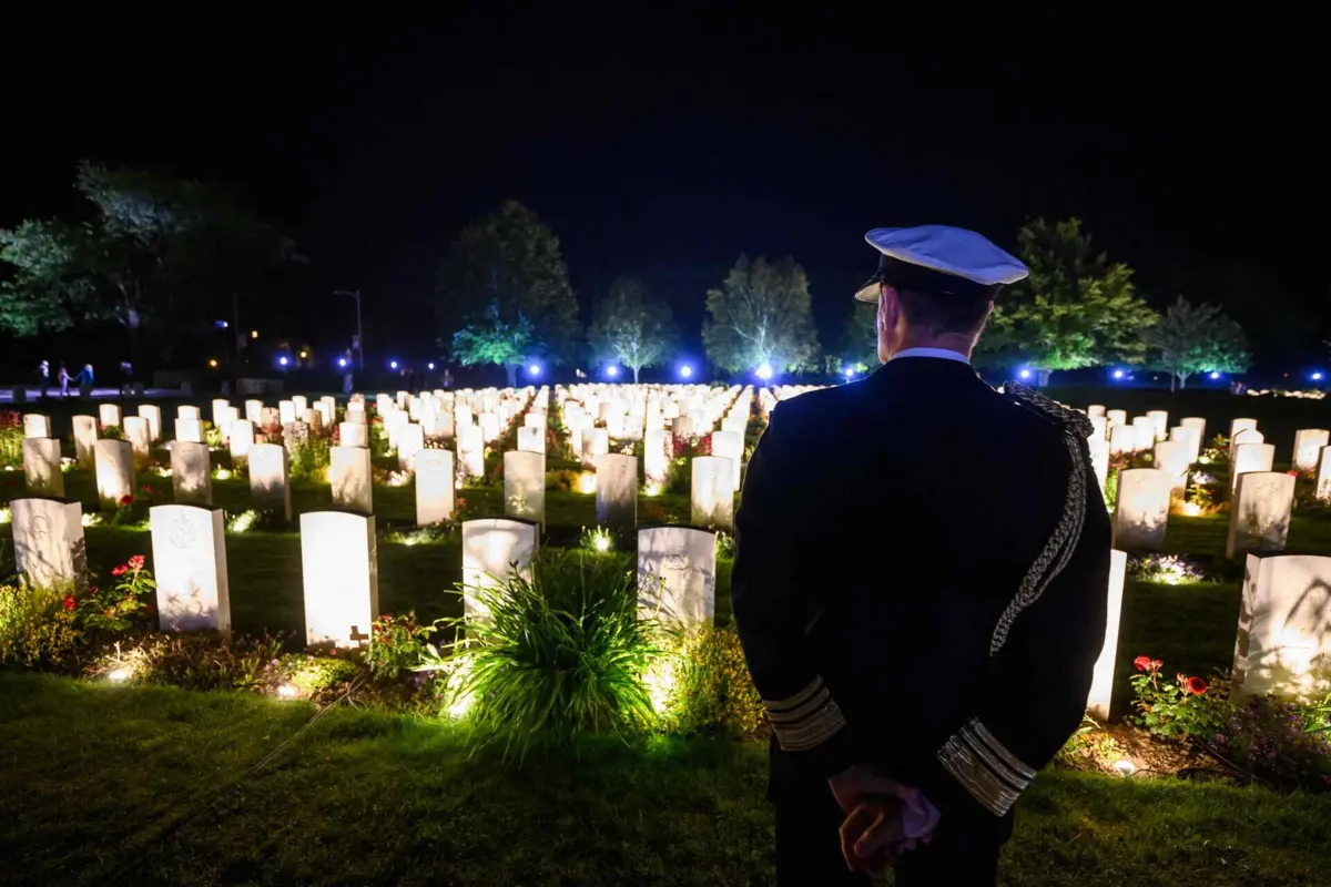 A cerimónia na Normandia vai contar com chefes de Estado como Emmanuel Macron, Joe Biden e o Rei Carlos III