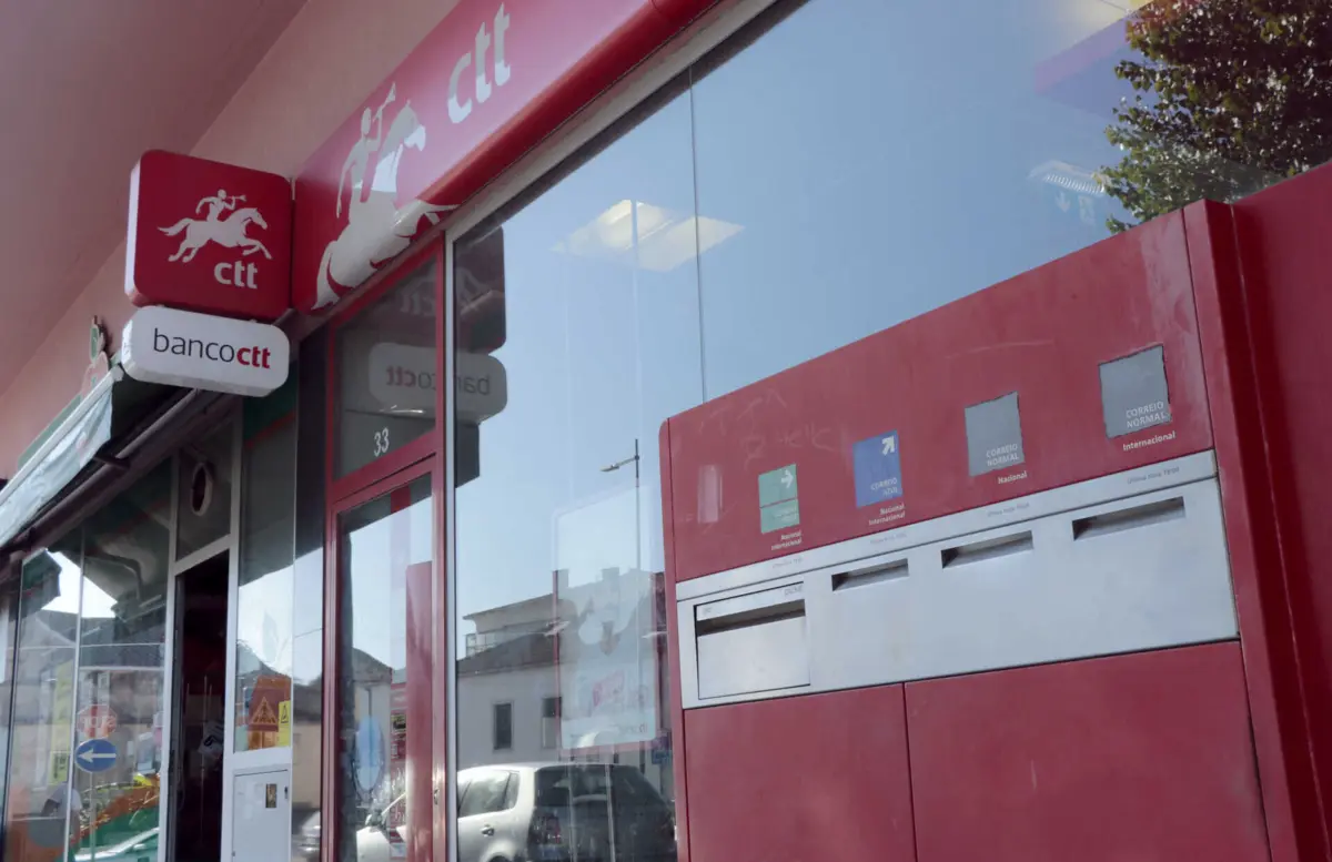 Em causa "está o incumprimento dos padrões adequados de qualidade"