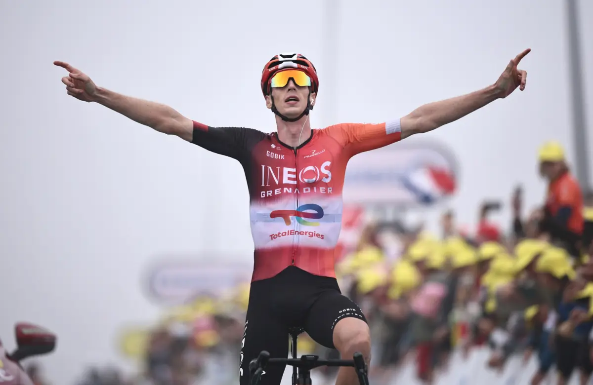 Imagem de contexto do artigo Arensman vence 14.ª etapa e Pogacar consolida liderança do Tour. Evenepoel desiste