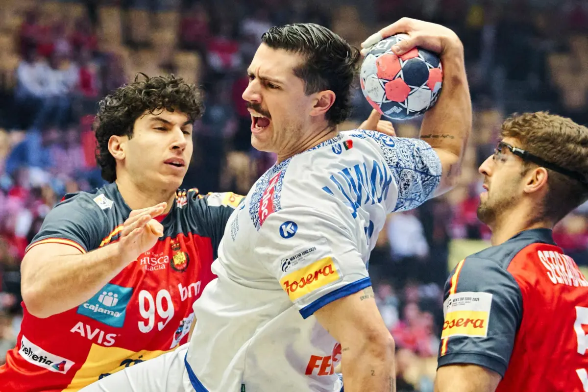 Imagem de contexto do artigo Andebol: Portugal vai discutir o 5.º lugar do Europeu, pode superar melhor registo e garante Mundial