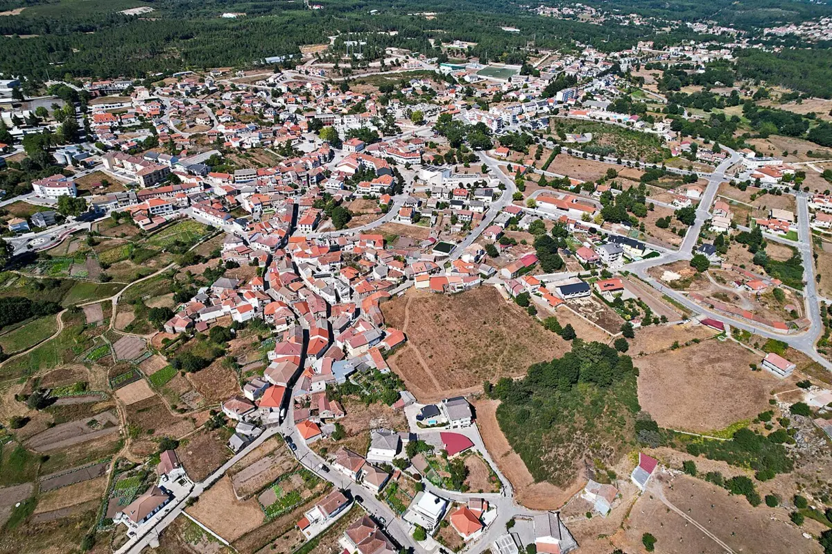 Imagem de contexto do artigo Poder local levou "tudo" para Vila Nova de Paiva menos gente