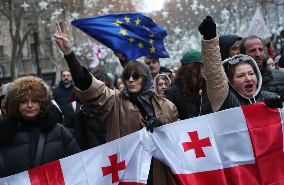 Imagem de contexto do artigo Milhares de georgianos pró-UE em protesto antes da tomada de posse do novo Presidente