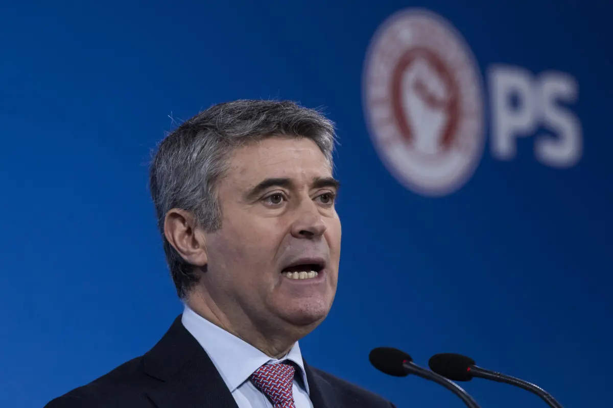 Inquirido sobre a sugestão do candidato presidencial apoiado pelo PS de prolongar os prazos do PRR para ajudar à reconstrução das regiões afetadas pela tempestade, o líder socialista disse concordar