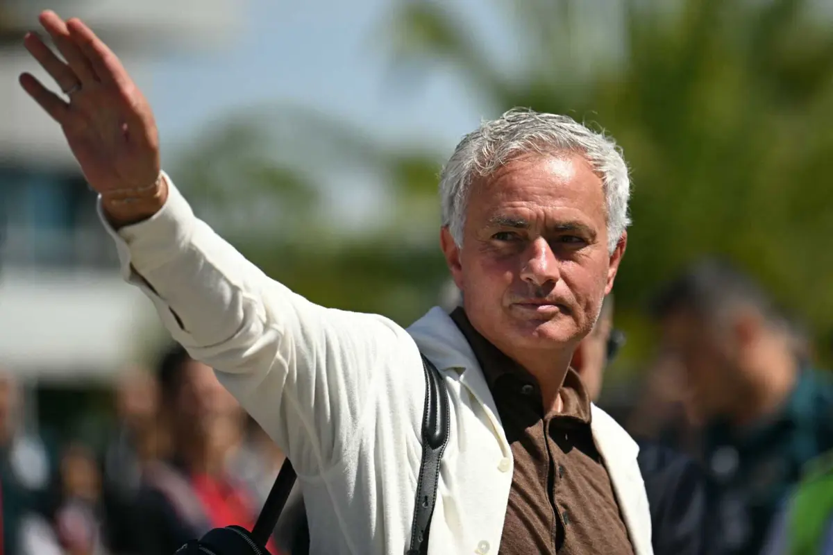 Imagem de contexto do artigo Mourinho recebido por multidão de adeptos do Fenerbahçe em Istambul