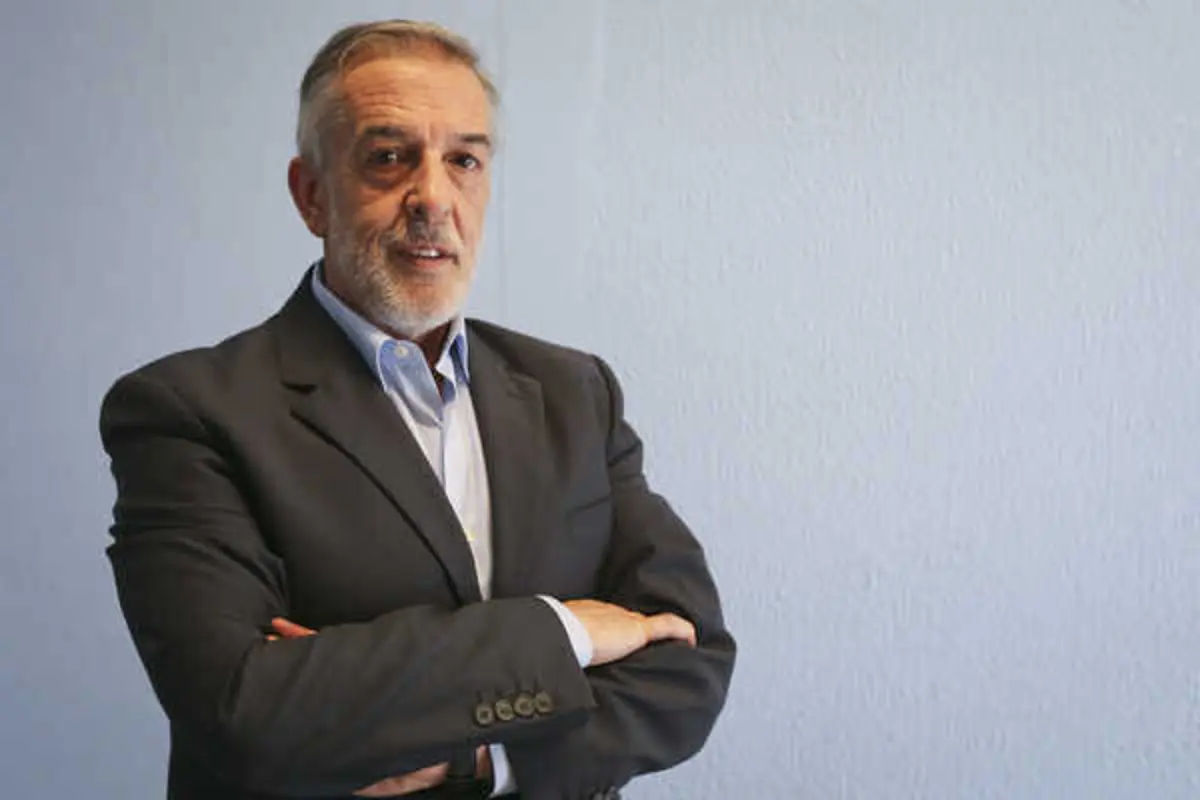 Em 212 deputados que votaram, Pais Antunes obteve 150 votos favoráveis, 57 brancos e cinco nulos