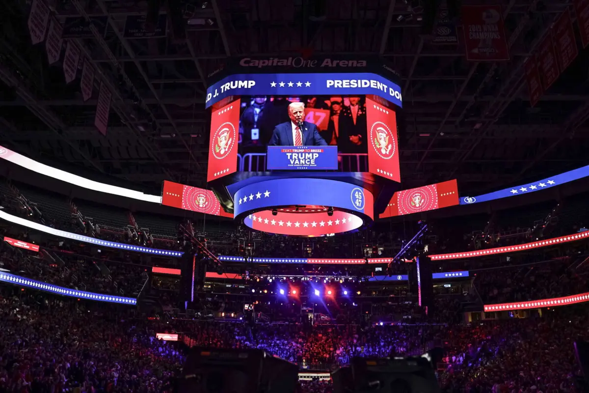 Imagem de contexto do artigo Trump regressa esta segunda-feira à Casa Branca rodeado de políticos de extrema-direita