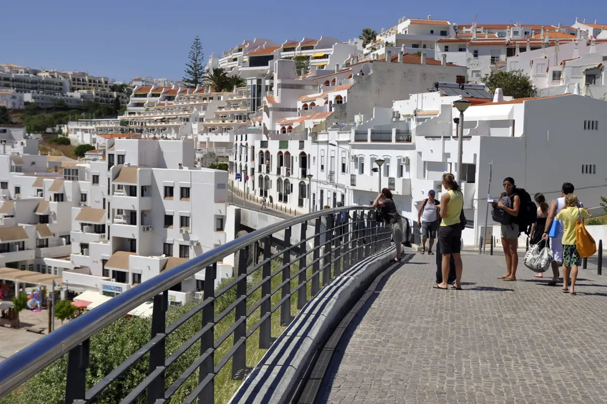 Imagem de contexto do artigo Hotelaria faz balanço positivo do verão, com ocupação de 81% e maior preço médio