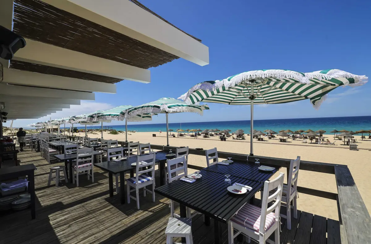 Imagem de contexto do artigo Solução para praias fechadas em Grândola pode não estar pronta antes do verão: "As obras demoram"