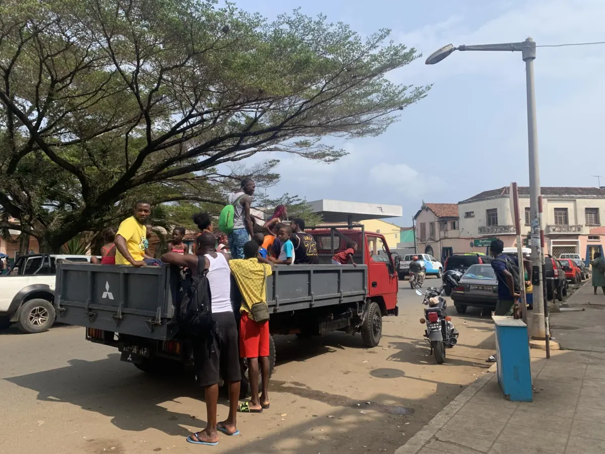 Imagem de contexto do artigo "Como é que nós vivemos sem luz e água?" Crise energética desespera população em São Tomé e Príncipe