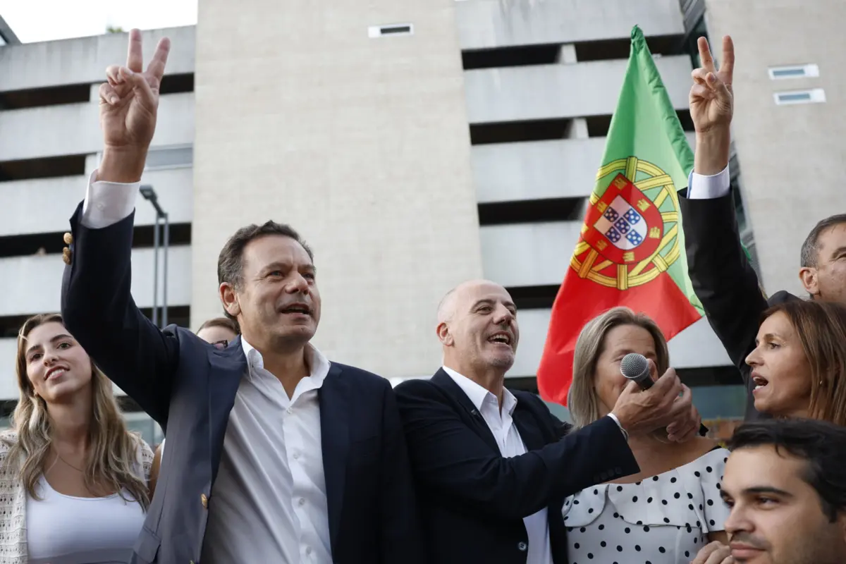 Imagem de contexto do artigo Montenegro justifica passagem de caças nos Açores: "Foi uma escala de três aviões, não propriamente de armamento militar"