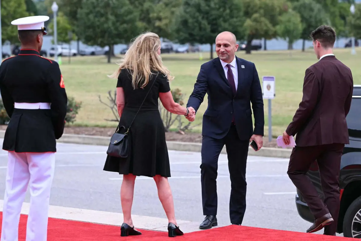 O ministro da Defesa croata, Ivan Anusic