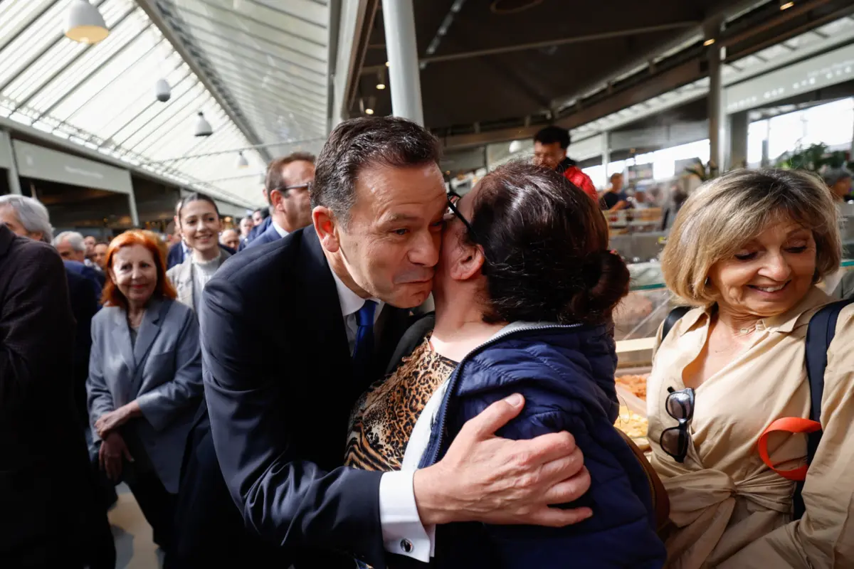 Imagem de contexto do artigo "Já escreveu a carta de demissão?" Associação critica gestora do Mercado do Bolhão por "fazer campanha pelo PSD"
