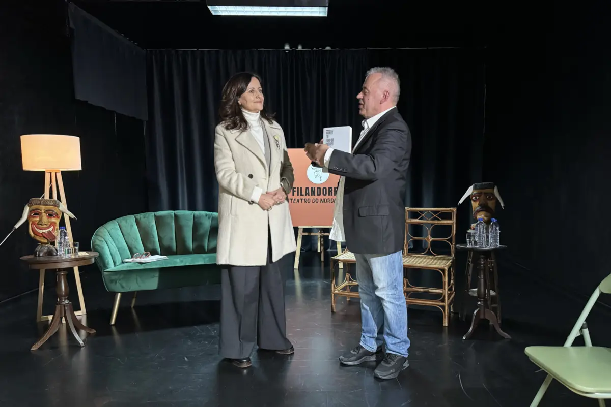 Imagem de contexto do artigo Ministra procura soluções para companhias de teatro sem apoio da DGArtes