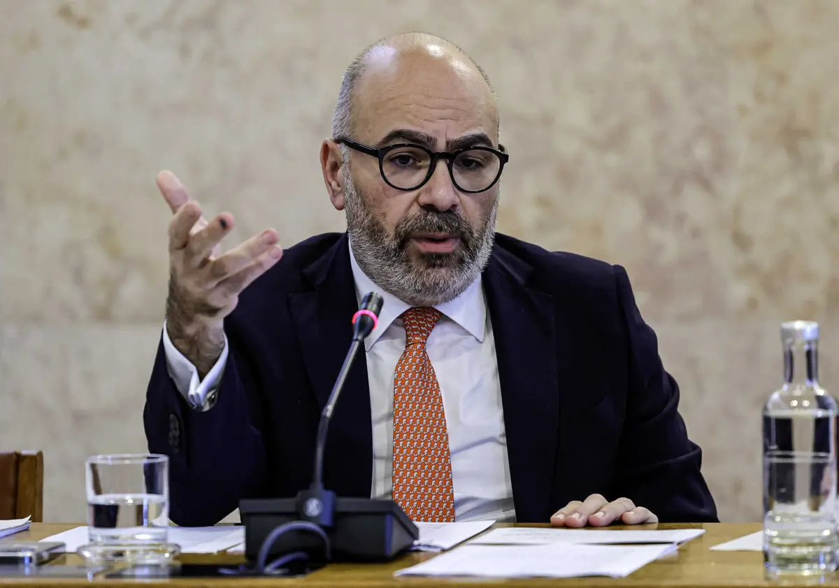 Miguel Pinto Luz diz que Montenegro "trabalhou legitimamente como qualquer português"