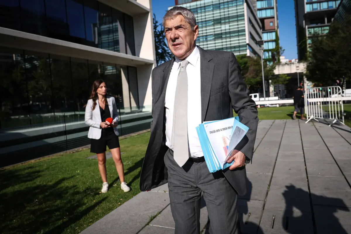 Imagem de contexto do artigo Sócrates nega ter instrumentalizado ministros no concurso do TGV: "É absolutamente falso"