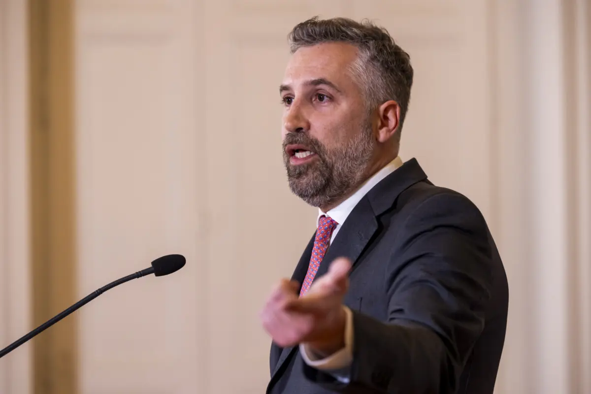 Imagem de contexto do artigo Pedro Nuno rejeita equivalência a Montenegro e apela ao voto útil, Tavares concentra-se em “quem não tem casa” e em esforço contra AD