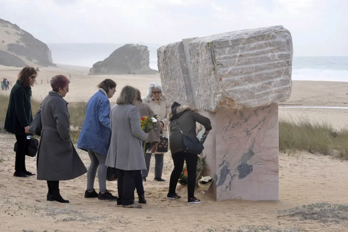 O advogado que representa as famílias dos seis jovens disse que irá avançar com uma queixa no Tribunal Europeu dos Direitos do Homem contra o Estado português