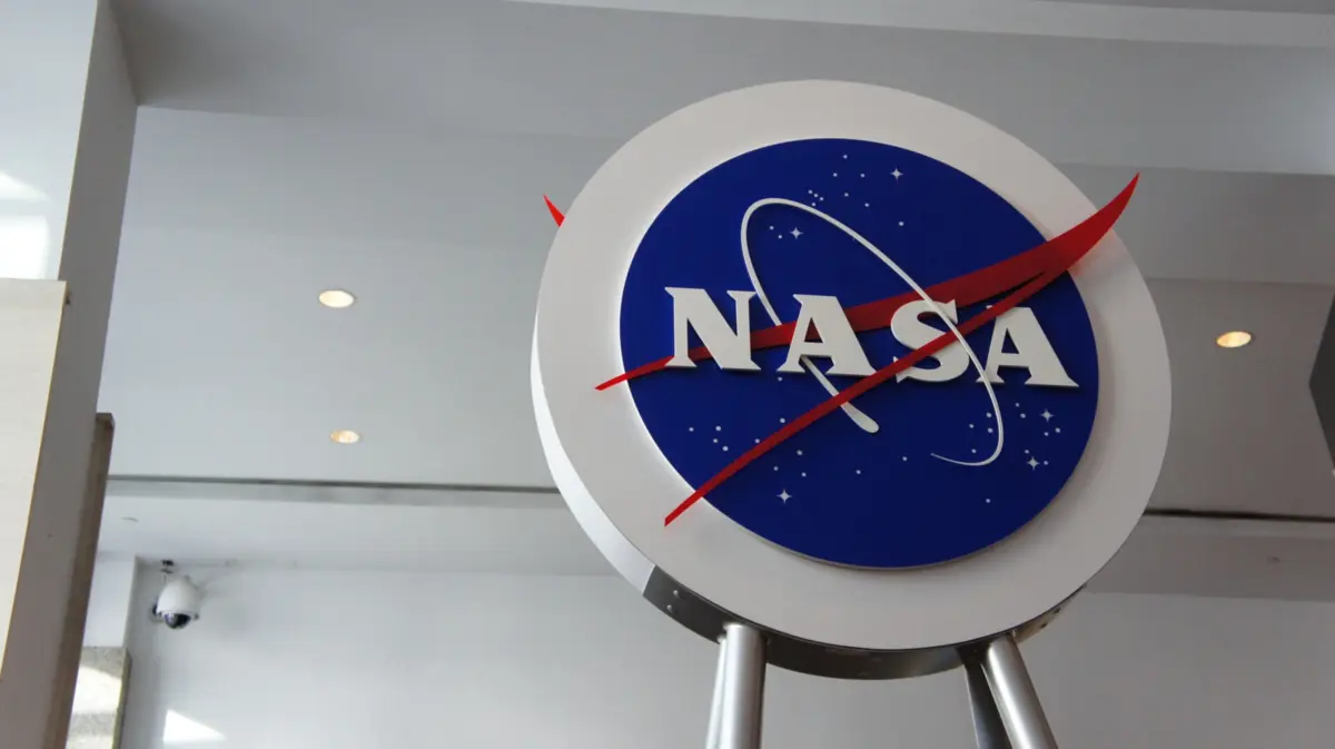 Imagem de contexto do artigo "Ultrapassar limites." NASA envia a Vénus mensagem em forma de hip-hop da rapper Missy Elliott