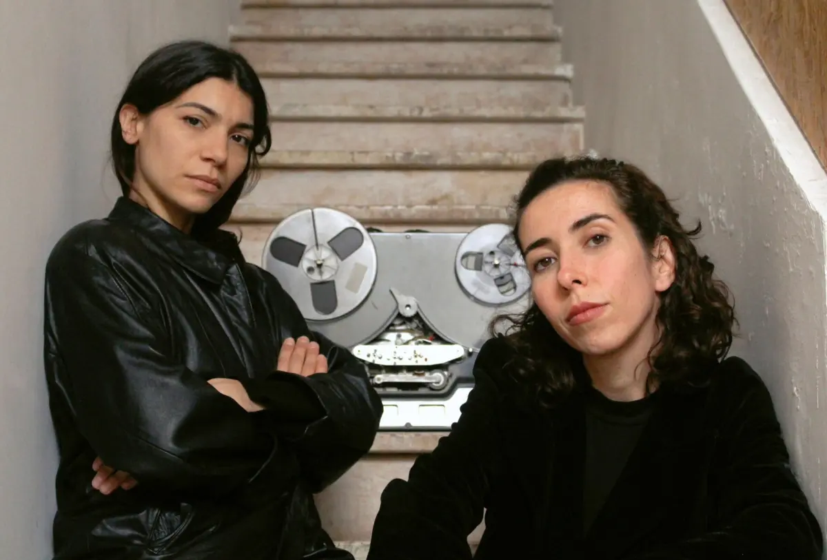 Imagem de contexto do artigo "Não digam nada que vos possa comprometer." Avante! teve no ar uma rádio clandestina