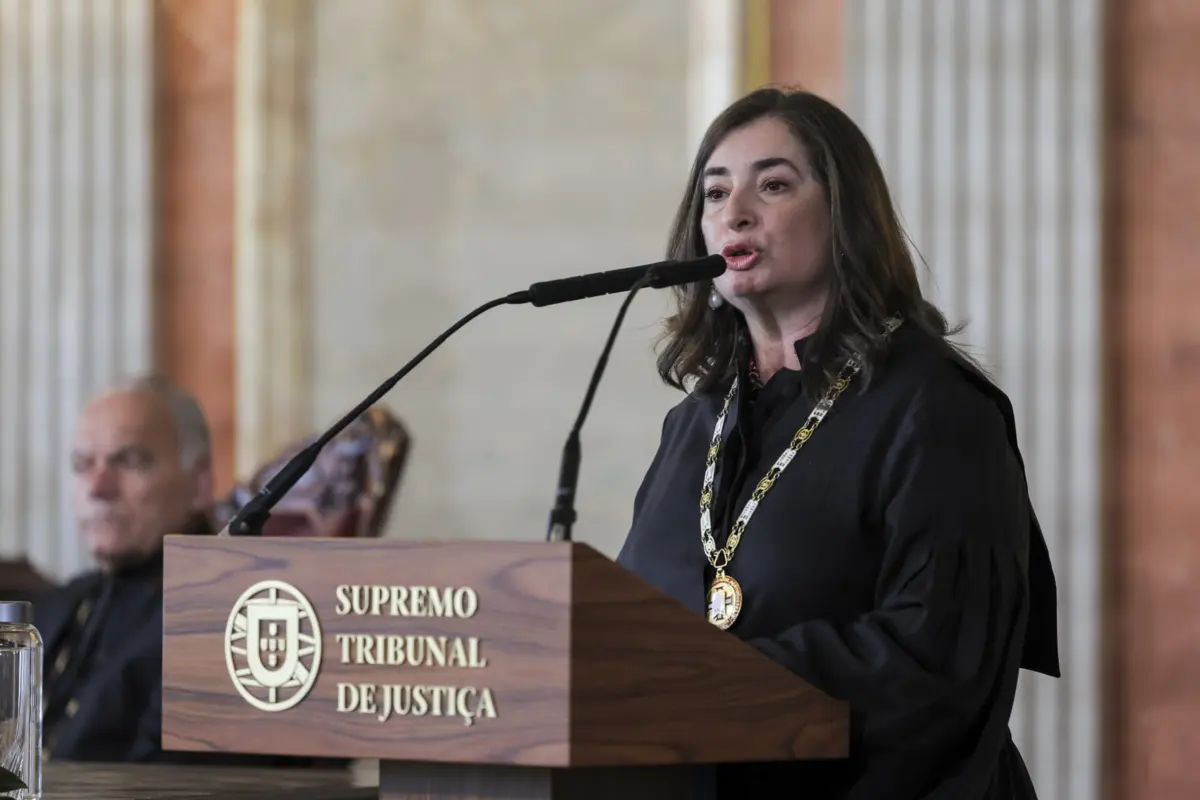 A bastonária da Ordem dos Advogados, Fernanda de Almeida Pinheiro