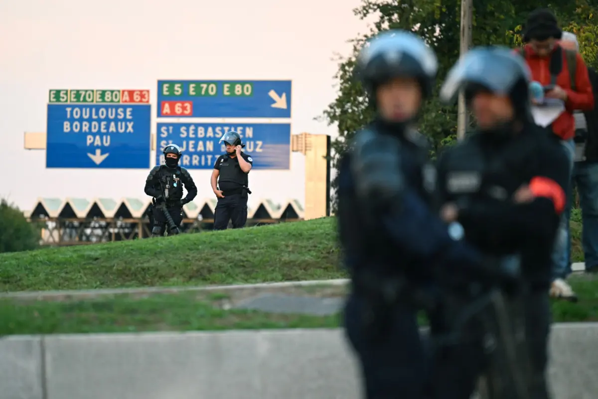 Imagem de contexto do artigo França em alerta máximo. Movimento “Bloquear Tudo” promete fazer jus ao nome e paralisar o país